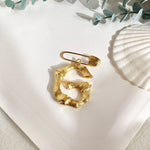 Initial brooch G nz