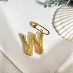 Initial brooch W nz